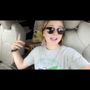 Meet your Posher, Addison